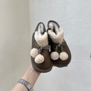 اگ نیم ساق پوم دار